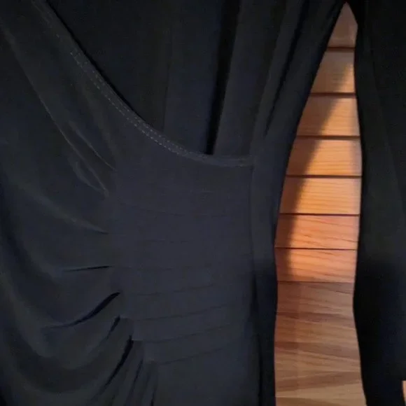 Robe - Picture 4 of 6